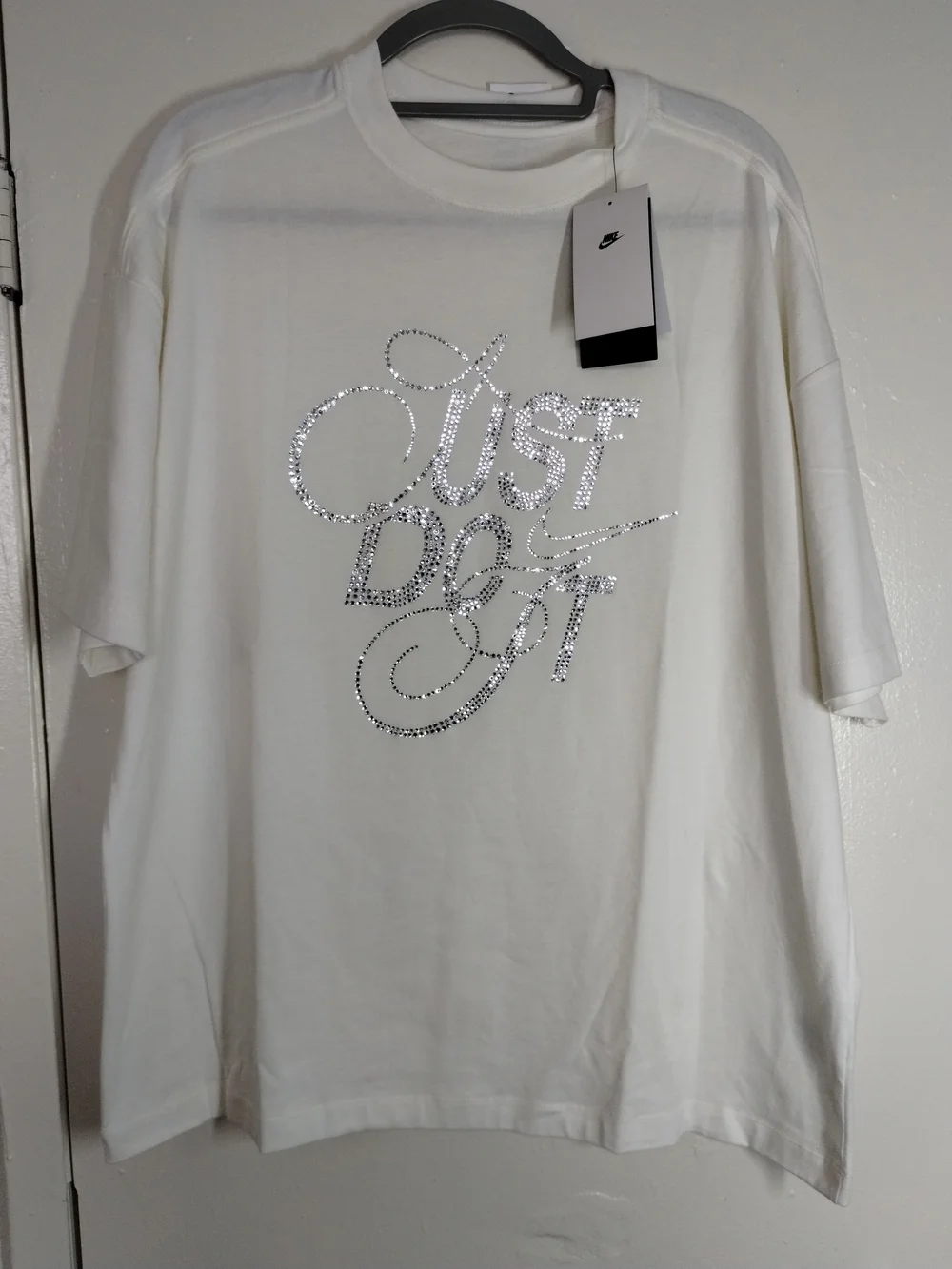 Nike Men’s White 'Just Do It' Graphic T-Shirt